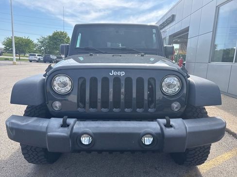 Used 2017 Jeep Wrangler Unlimited Rubicon w/ Connectivity Group AWD/4WD image 6