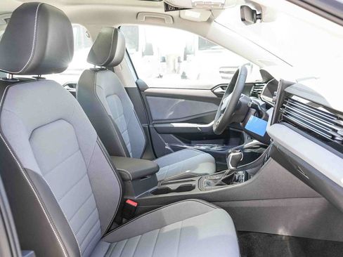 New 2026 Volkswagen Jetta SE FWD image 18