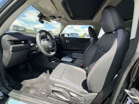 Used 2025 MINI Cooper S FWD image 10