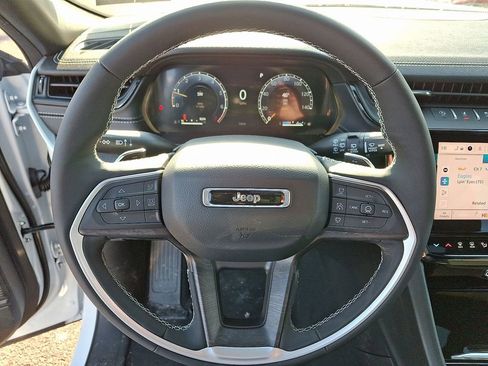 New 2026 Jeep Grand Cherokee Altitude AWD/4WD image 16