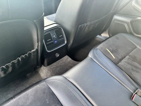 Used 2017 Porsche Macan w/ Driver Memory Package image 31