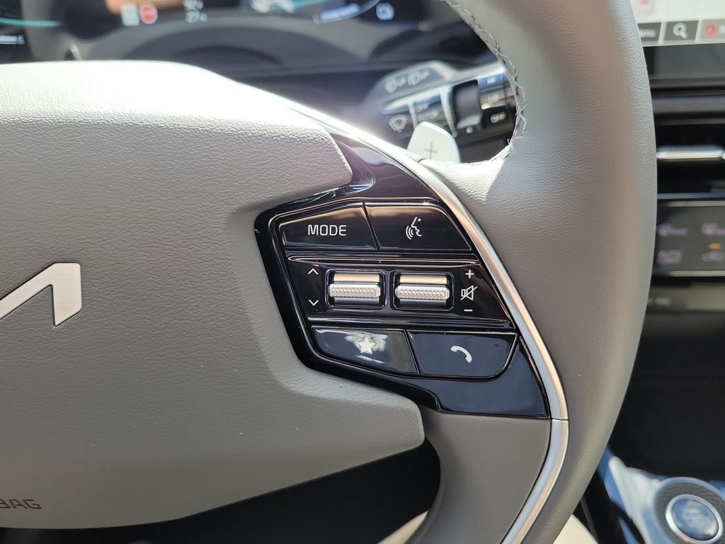New 2026 Kia Niro SX Touring FWD image 28