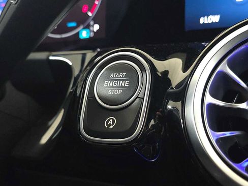 Used 2025 Mercedes-Benz GLA 250 image 35