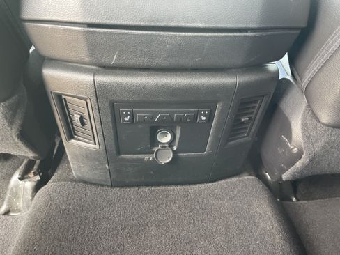 Used 2016 RAM 1500 Laramie RWD image 37