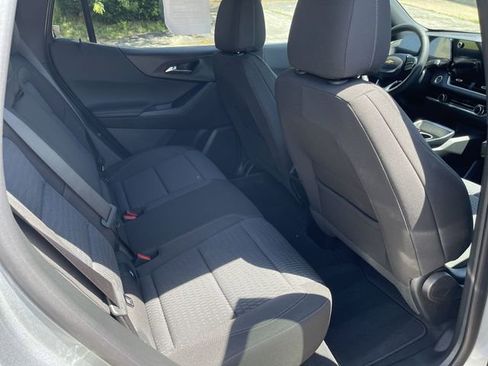 Used 2026 Chevrolet Equinox LT w/ Safety and Technology Package FWD image 15