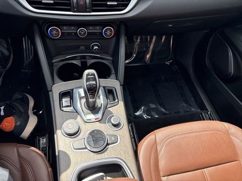 Used 2022 Alfa Romeo Stelvio Ti image 21