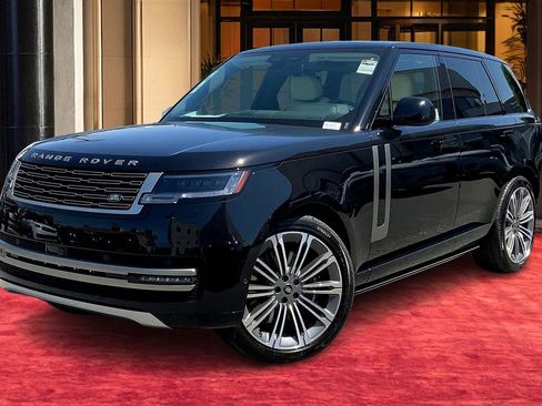New 2025 Land Rover Range Rover SE image 2