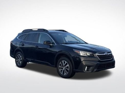 Used 2022 Subaru Outback Premium image 4