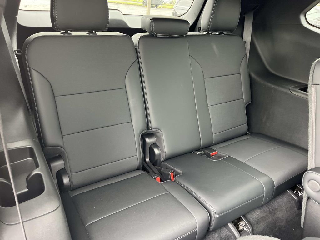 Used 2026 Buick Enclave Preferred AWD/4WD image 22