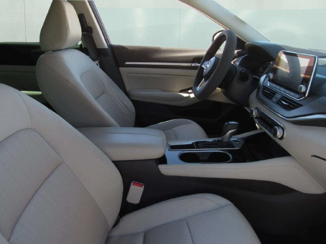 Used 2023 Nissan Altima 2.5 SV FWD image 8