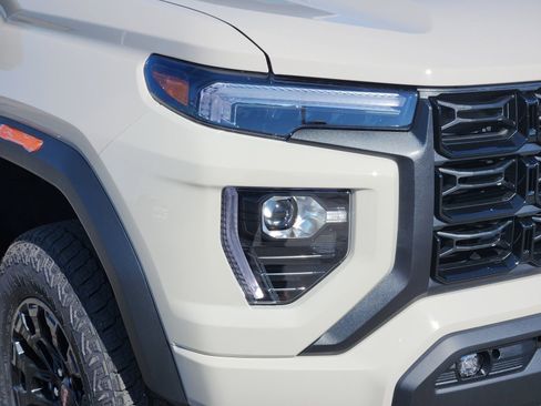 New 2026 GMC Canyon Elevation w/ Convenience Package image 10