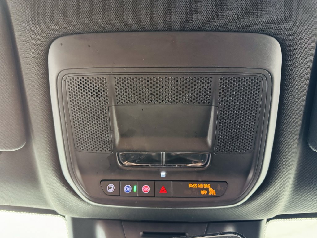 Used 2024 Chevrolet Equinox EV RS FWD image 18