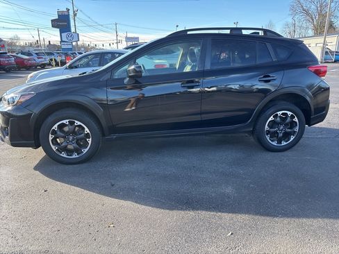Used 2023 Subaru Crosstrek 2.0i Premium image 5