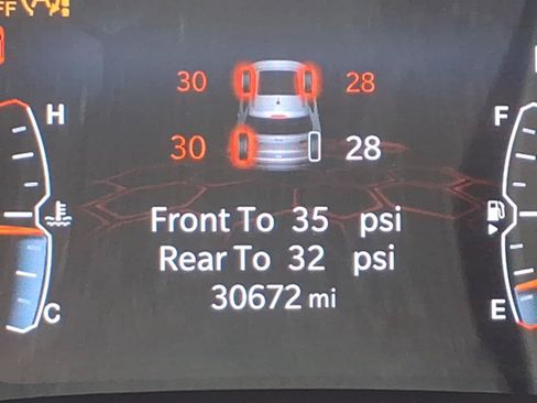 Used 2022 Jeep Compass Latitude AWD/4WD image 12