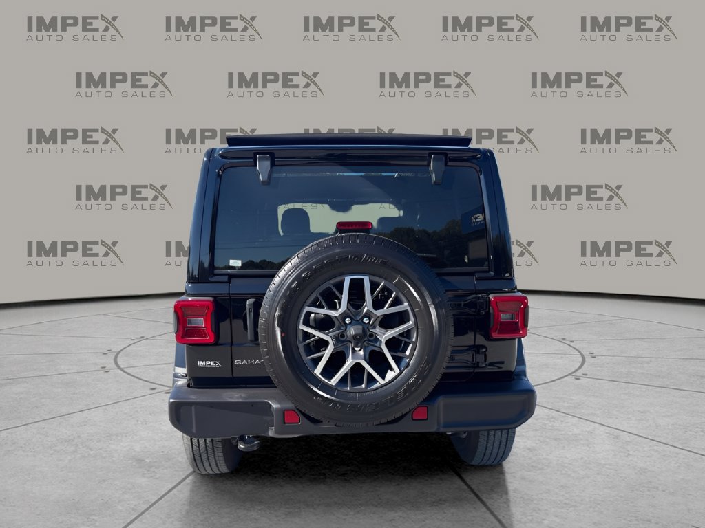 Used 2026 Jeep Wrangler Unlimited Sahara AWD/4WD image 4