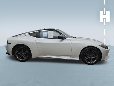 Used 2024 Nissan Z Sport w/ Floor Mat Package RWD image 3