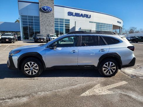 Used 2025 Subaru Outback Premium image 18