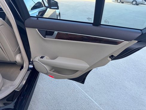 Used 2013 Mercedes-Benz C 250 Sedan image 24