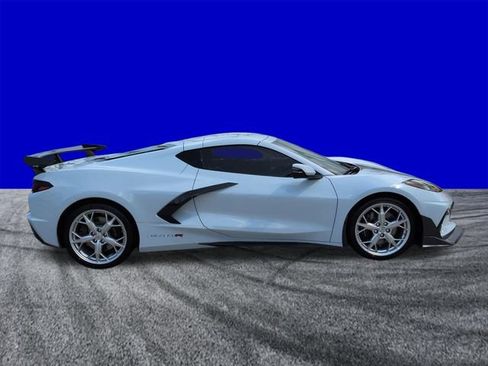 Used 2024 Chevrolet Corvette Stingray Preferred Cpe w/ Z51 Performance Package RWD image 3