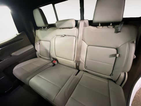 Used 2022 GMC Sierra 1500 SLT w/ SLT Convenience Package image 24