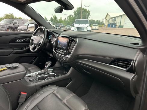 Used 2023 Chevrolet Traverse RS AWD/4WD image 32