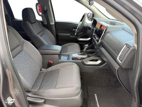 Used 2025 Nissan Frontier SV AWD/4WD image 26