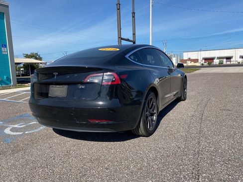 Used 2019 Tesla Model 3 image 3