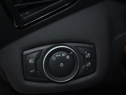 Used 2018 Ford Escape SEL image 16