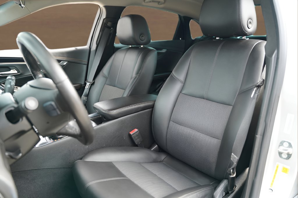 Used 2018 Chevrolet Impala LT FWD image 10