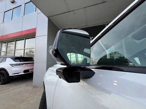 Used 2025 Volvo EX90 Ultra image 34