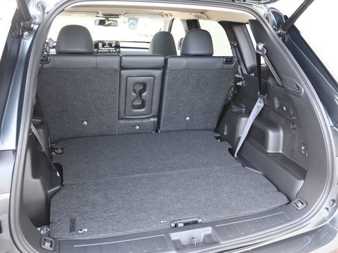 Used 2025 Mitsubishi Outlander 4WD Plug-In Hybrid image 20