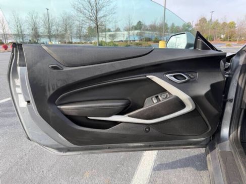 Used 2020 Chevrolet Camaro LT image 11
