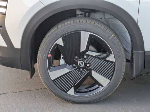 New 2026 Nissan Kicks SR FWD image 8