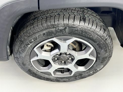Used 2022 Jeep Compass Trailhawk w/ Sun and Sound Group AWD/4WD image 30