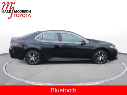 Used 2024 Toyota Camry SE image 7