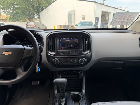 Used 2021 Chevrolet Colorado W/T RWD image 16