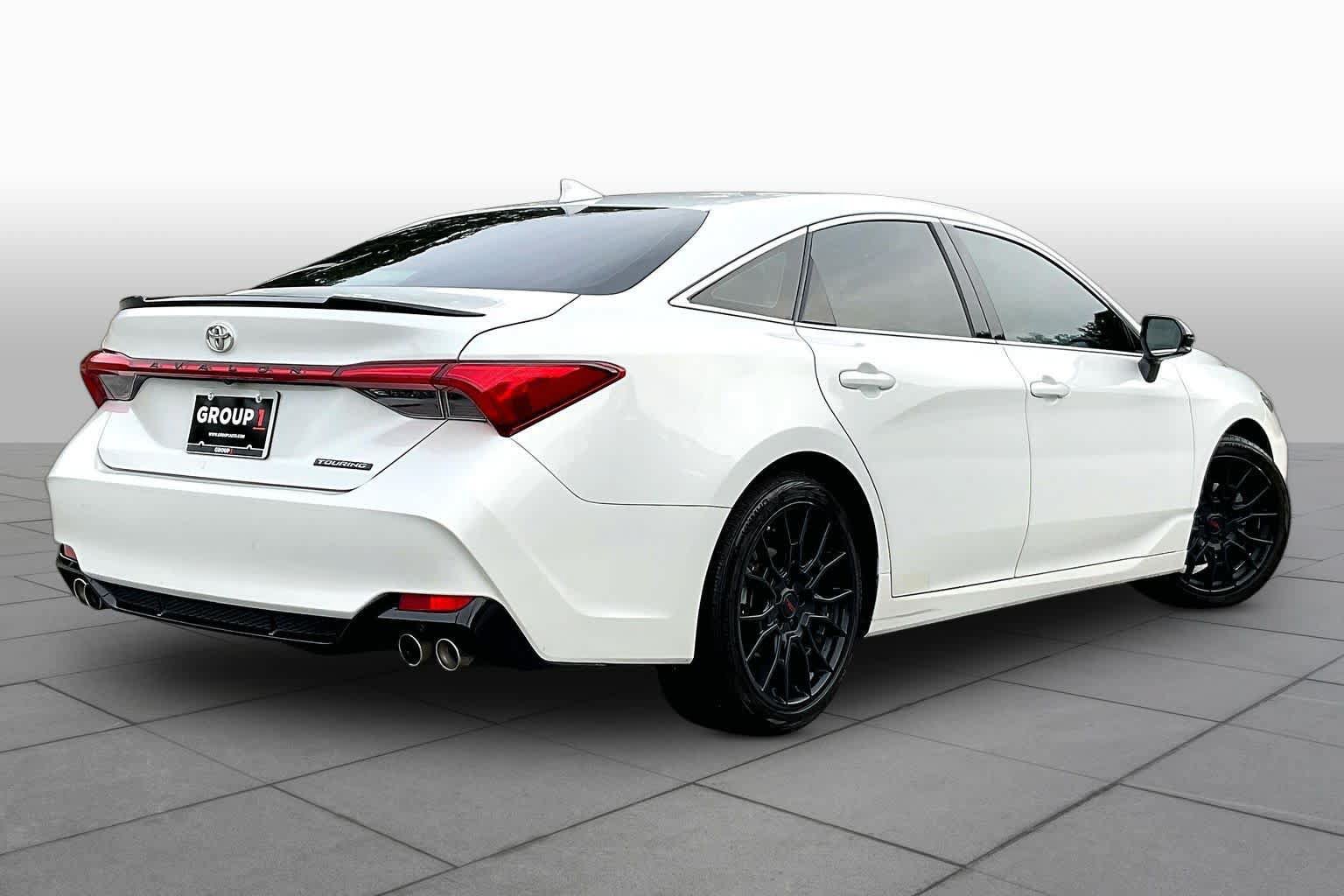 Used 2019 Toyota Avalon Touring FWD image 13