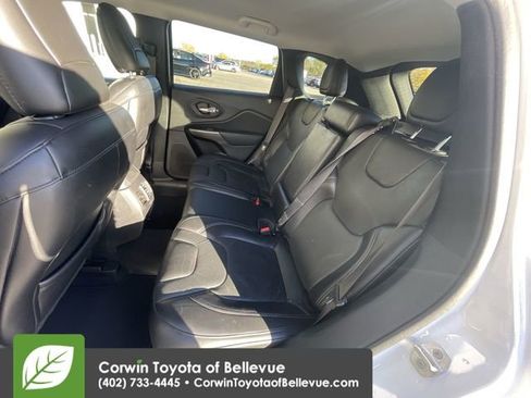 Used 2020 Jeep Cherokee Limited image 23