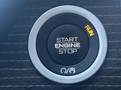 Used 2019 RAM 1500 Limited image 15