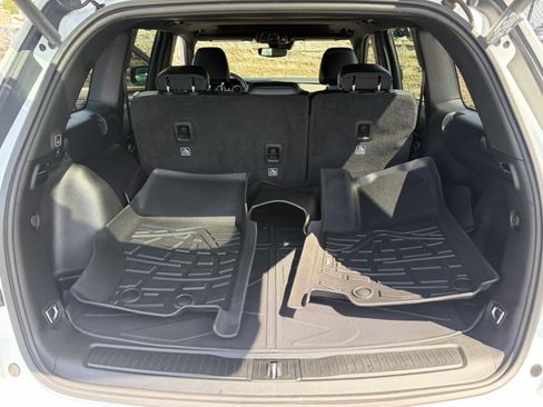 Used 2022 Jeep Grand Cherokee Altitude AWD/4WD image 23