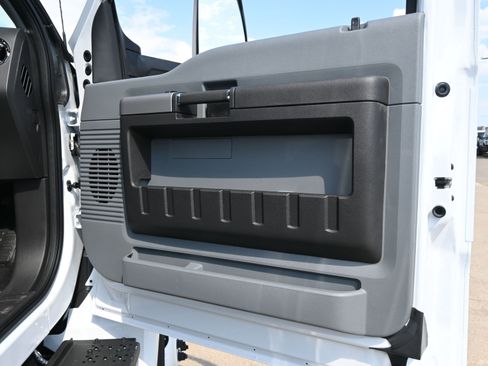 New 2026 Ford F650 2WD SuperCab Super Duty image 34