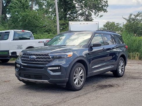 Used 2023 Ford Explorer XLT w/ Equipment Group 202A AWD/4WD image 1