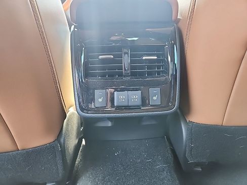 Used 2020 Toyota Avalon Limited w/ Advanced Safety Package FWD image 11