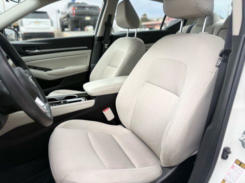 Used 2023 Nissan Altima 2.5 SV image 12
