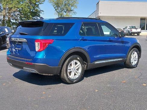Certified 2023 Ford Explorer XLT w/ Equipment Group 202A RWD image 4