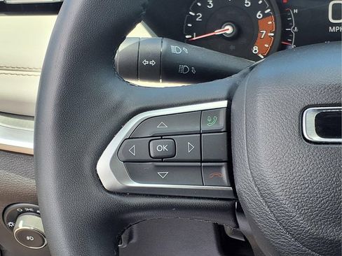 Used 2025 Jeep Compass Limited AWD/4WD image 16