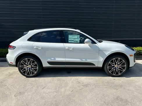 Used 2026 Porsche Macan AWD/4WD image 10