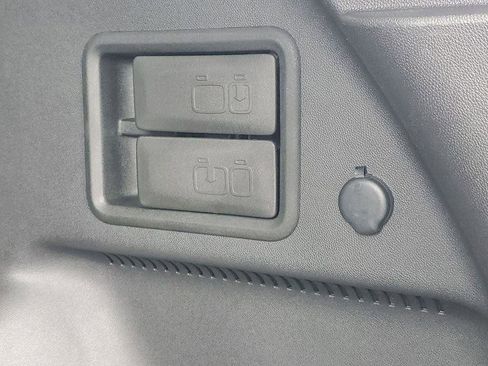 Used 2024 Chevrolet Equinox LT image 30