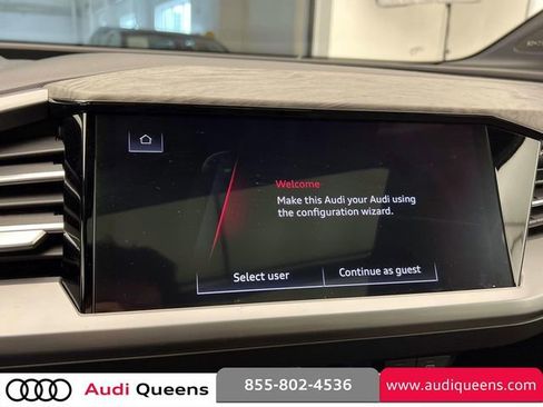 Used 2025 Audi Q4 e-tron Prestige image 28