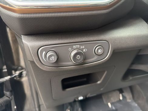 Used 2022 Chevrolet TrailBlazer ACTIV w/ Technology Package AWD/4WD image 18